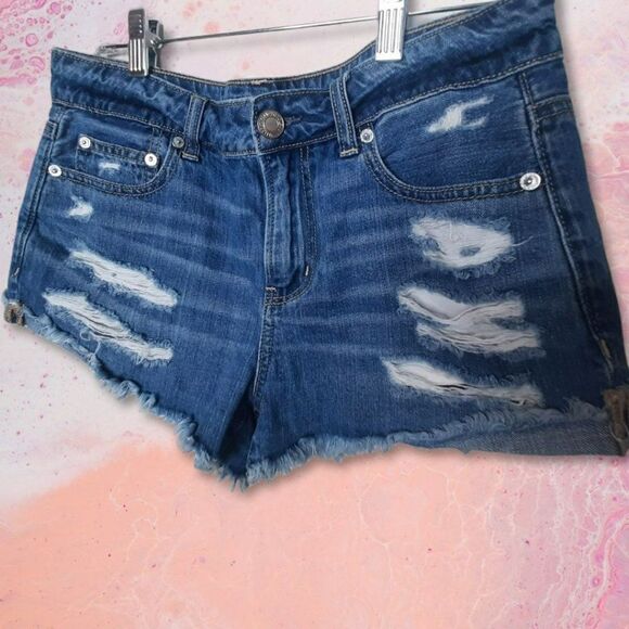 American Eagle Tomgirl Distressed Jean Shorts sz 4 - Picture 2 of 7